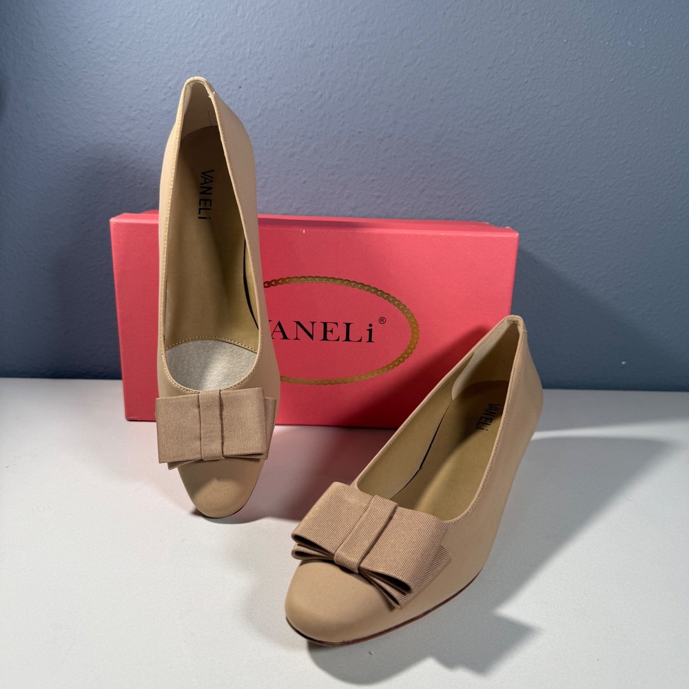 Vaneli Austine Champagne Fabric Bow Pumps Low Block Heel Shoes Womens 9.5 S - Picture 4 of 6